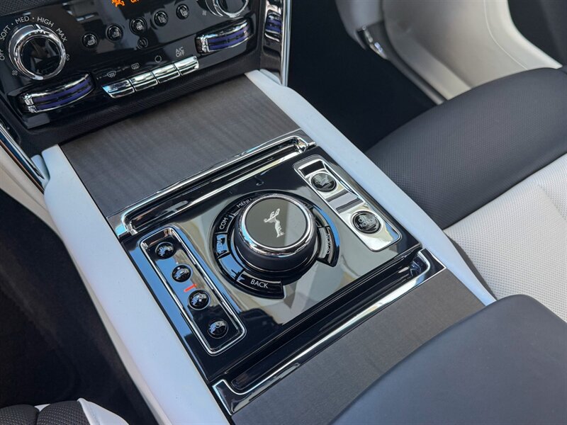 2021 Rolls-Royce Cullinan   - Photo 15 - Bonita Springs, FL 34134