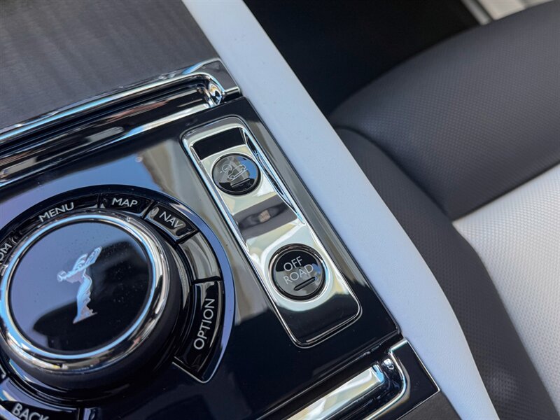 2021 Rolls-Royce Cullinan   - Photo 17 - Bonita Springs, FL 34134