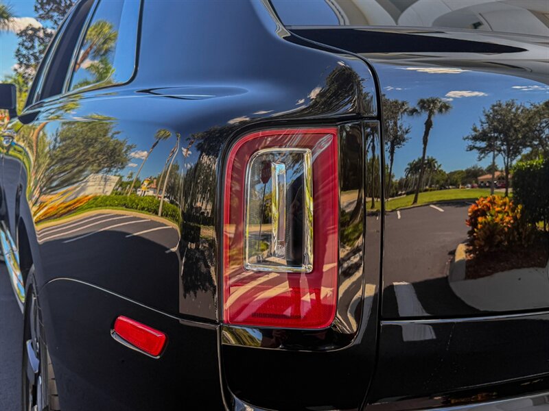 2021 Rolls-Royce Cullinan   - Photo 55 - Bonita Springs, FL 34134