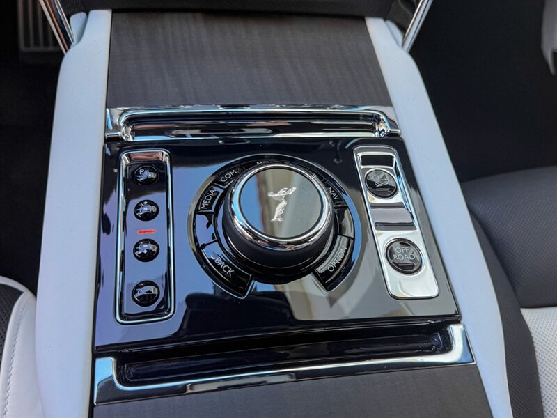 2021 Rolls-Royce Cullinan   - Photo 18 - Bonita Springs, FL 34134