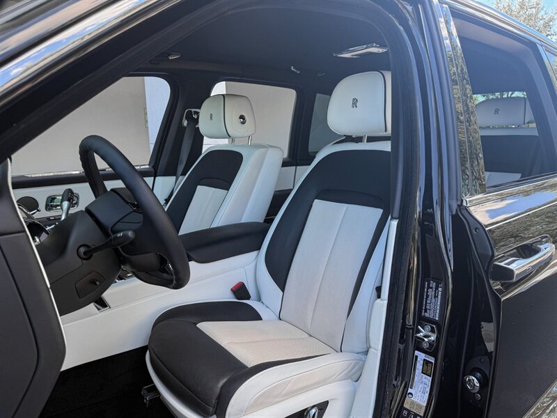 2021 Rolls-Royce Cullinan   - Photo 20 - Bonita Springs, FL 34134