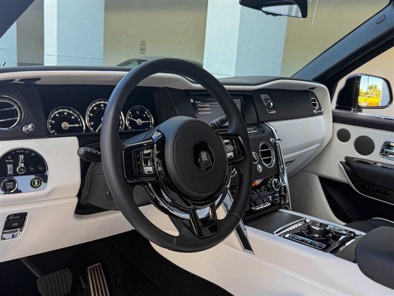 2021 Rolls-Royce Cullinan   - Photo 10 - Bonita Springs, FL 34134