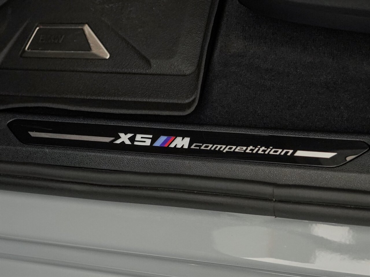 2024 BMW X5 M Competition   - Photo 33 - Bonita Springs, FL 34134