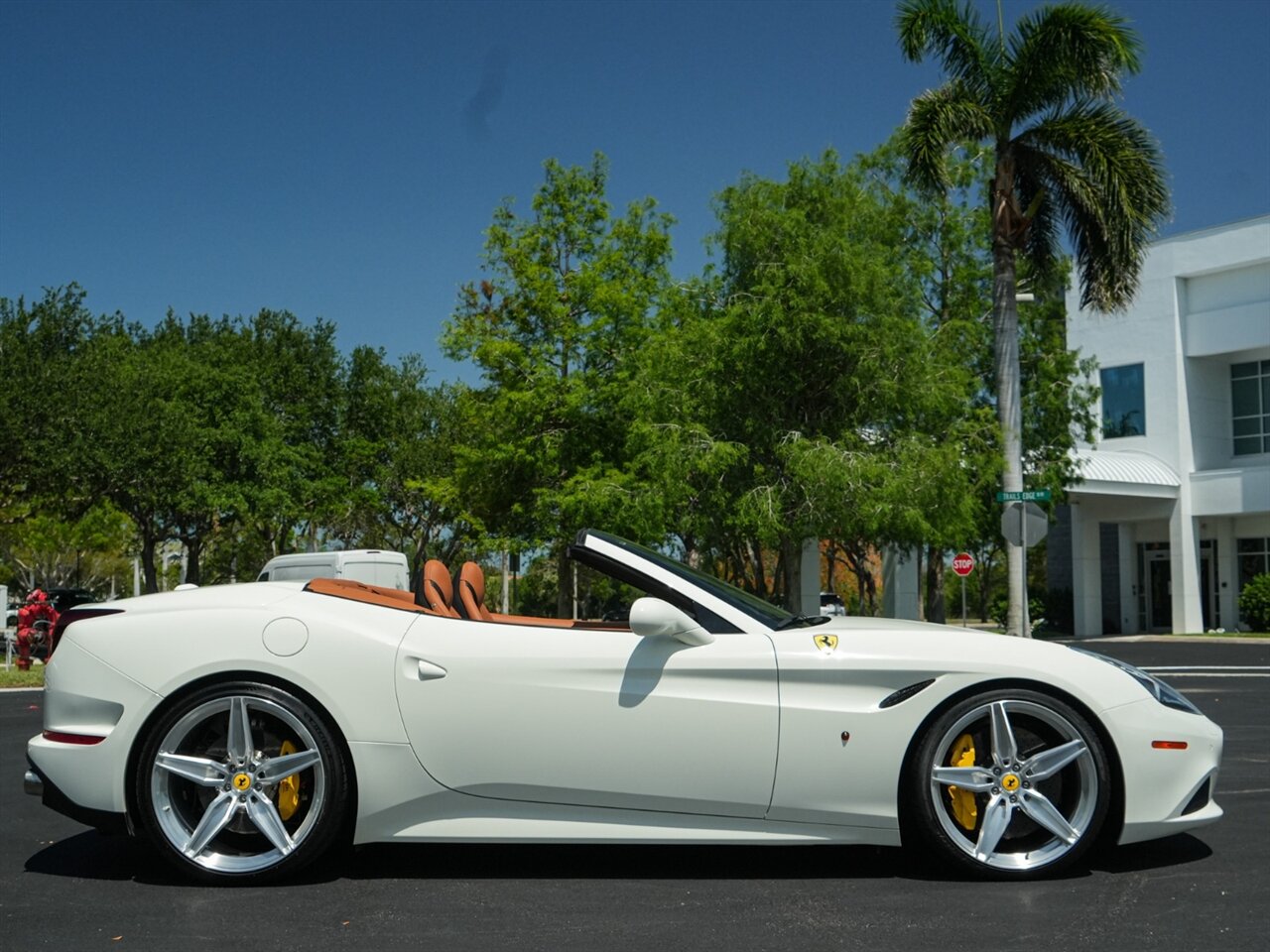 2017 Ferrari California T photo 61