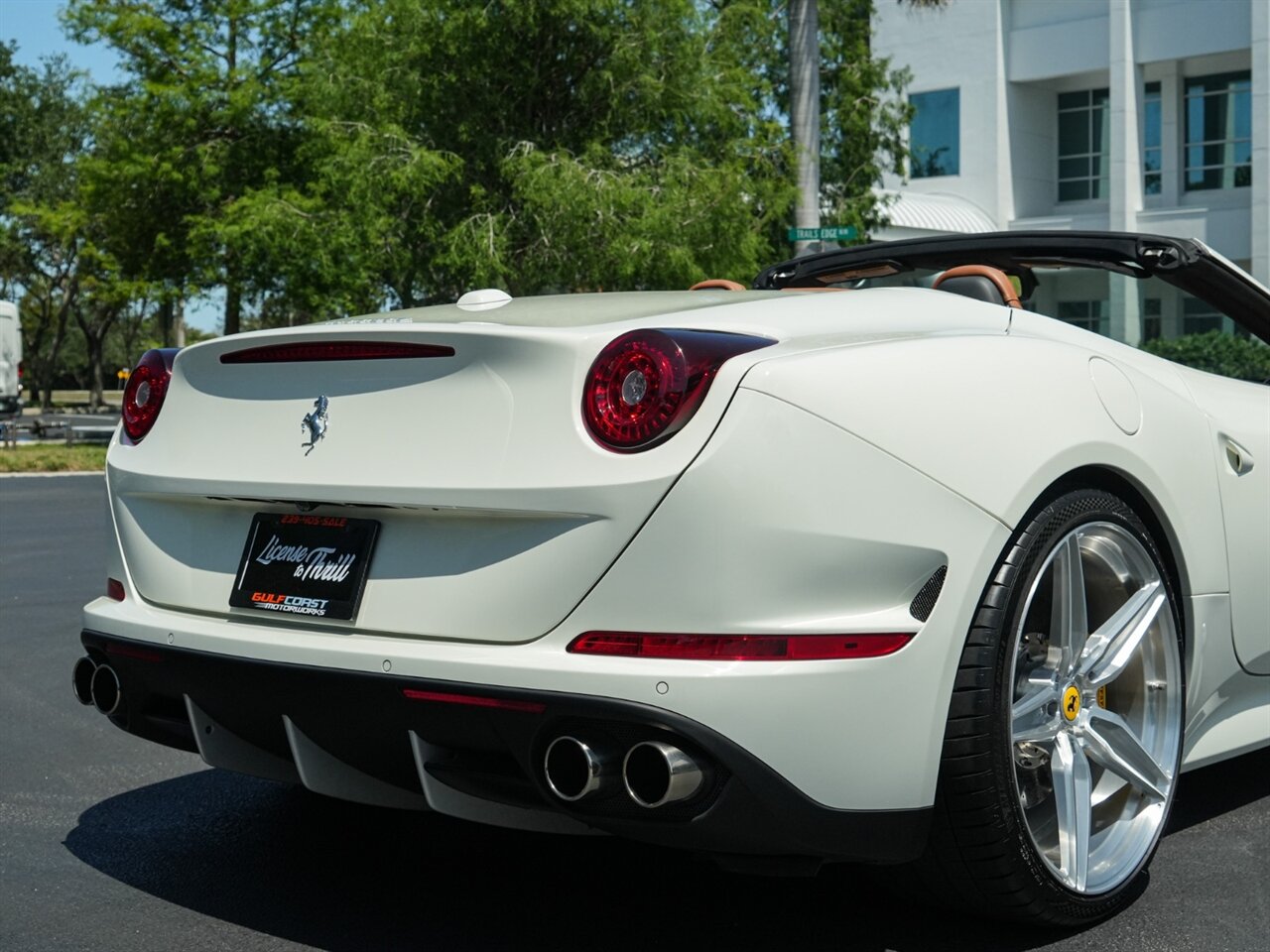 2017 Ferrari California T photo 57