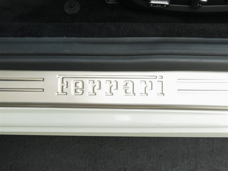 2017 Ferrari California T   - Photo 32 - Bonita Springs, FL 34134