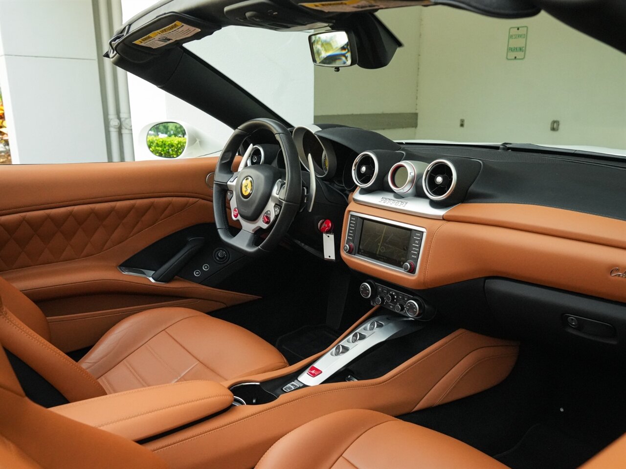 2017 Ferrari California T photo 31