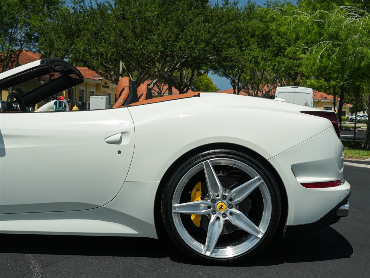 2017 Ferrari California T photo 45