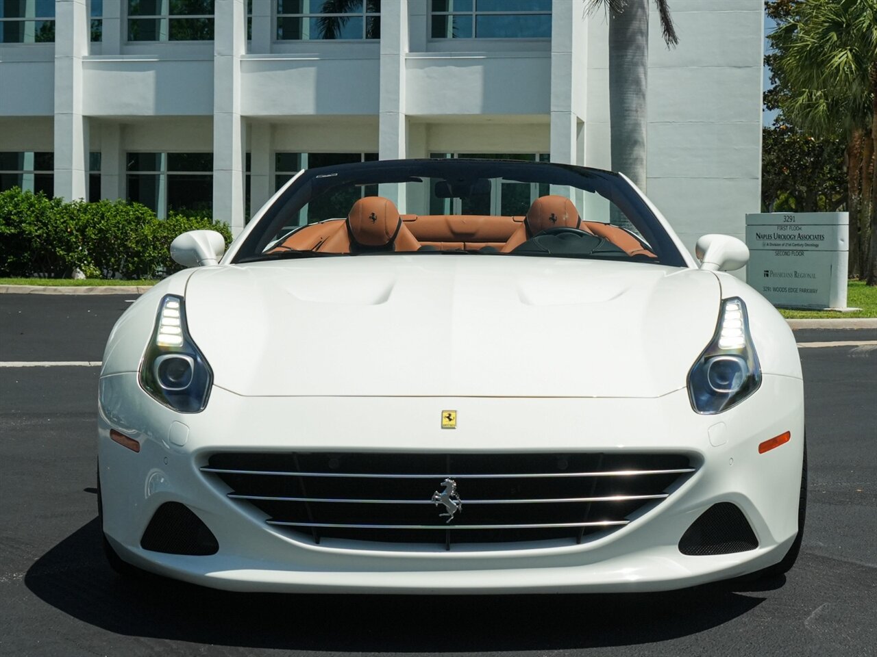 2017 Ferrari California T photo 6
