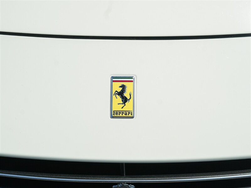 2017 Ferrari California T photo 3