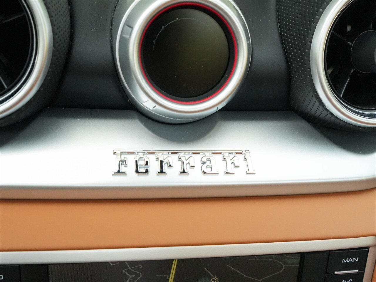 2017 Ferrari California T photo 14