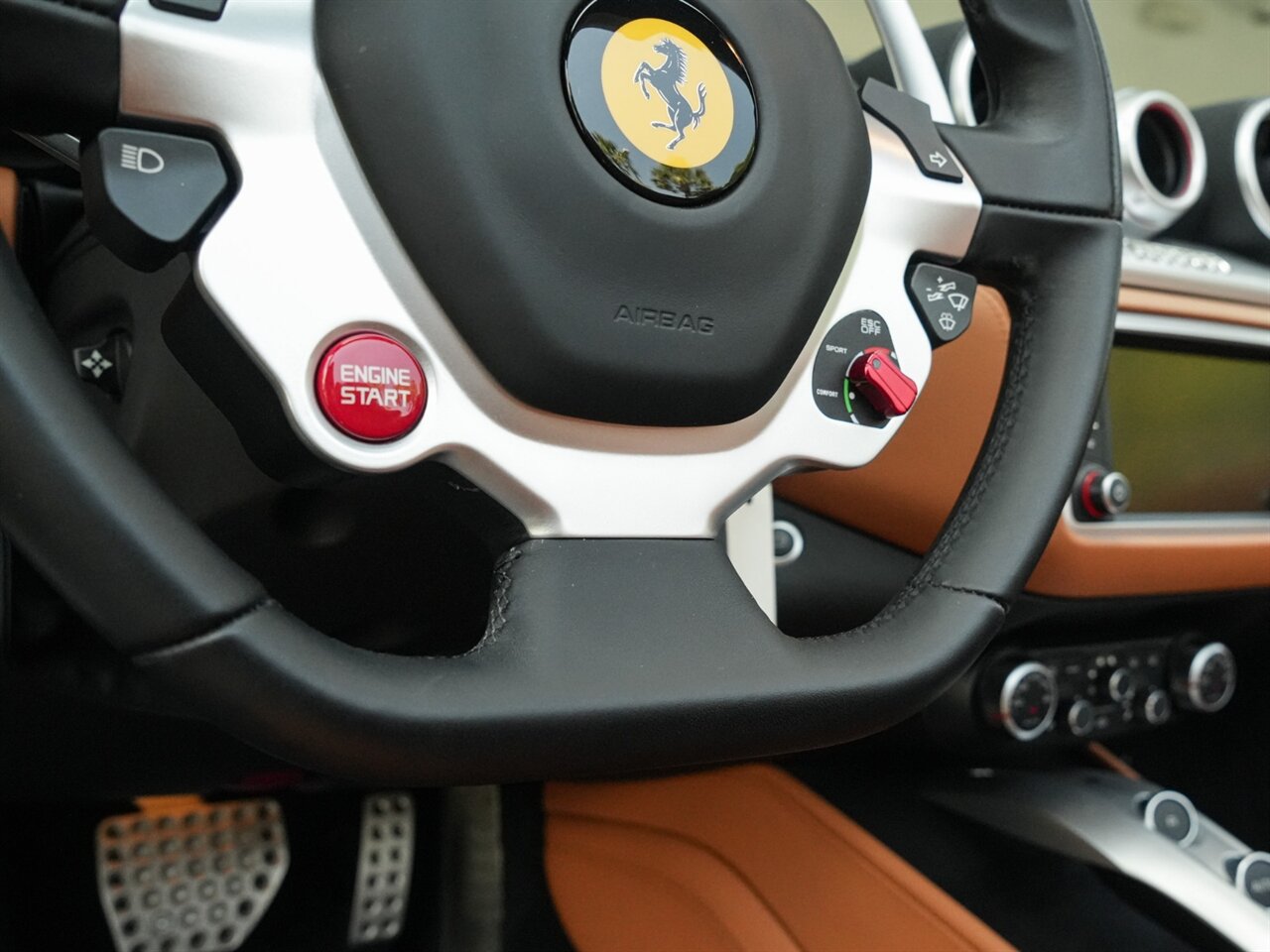 2017 Ferrari California T photo 33