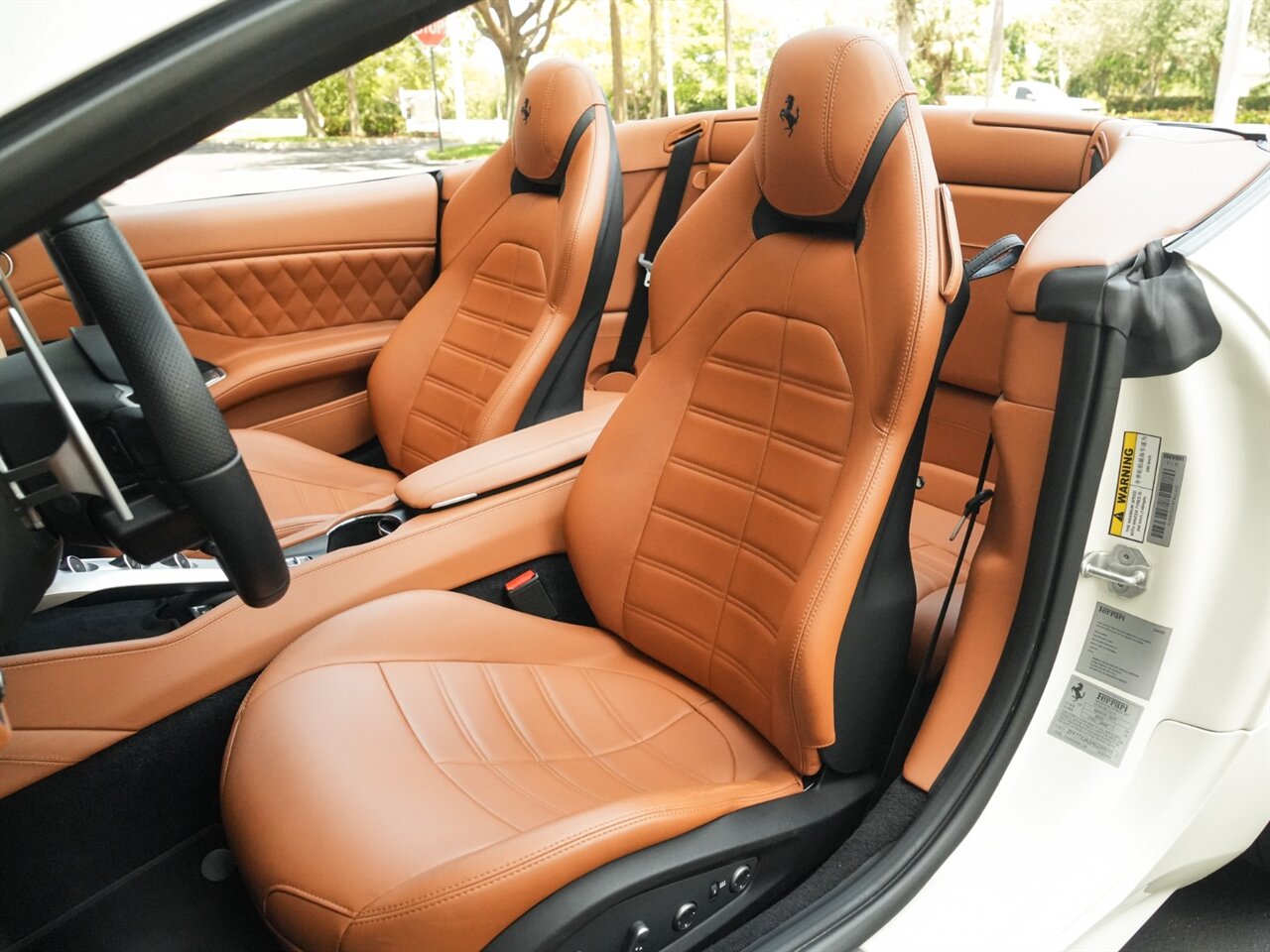 2017 Ferrari California T photo 17
