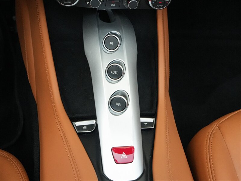 2017 Ferrari California T   - Photo 18 - Bonita Springs, FL 34134