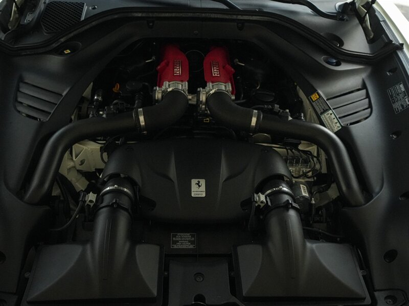 2017 Ferrari California T   - Photo 43 - Bonita Springs, FL 34134