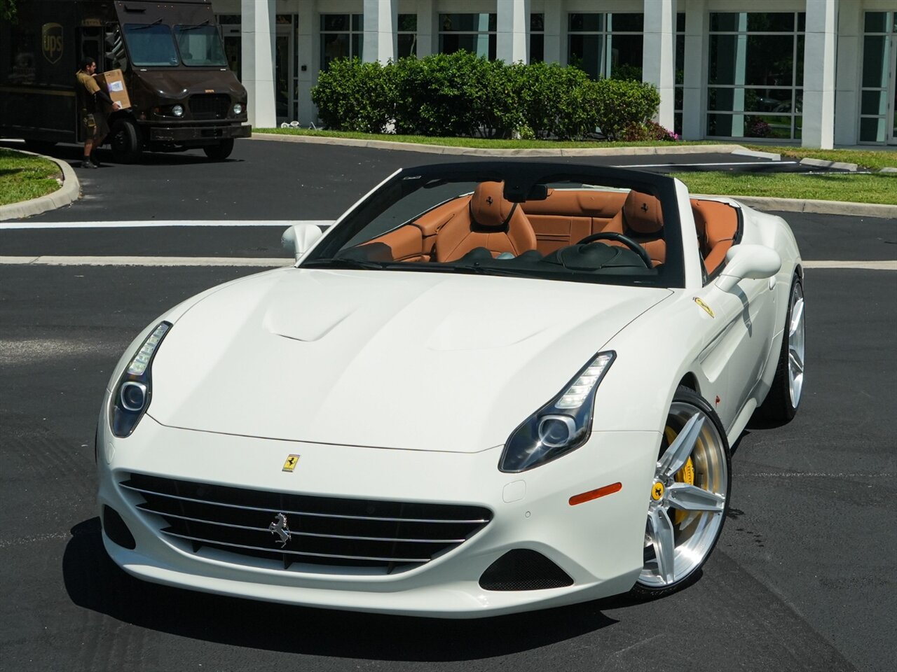 2017 Ferrari California T photo 7