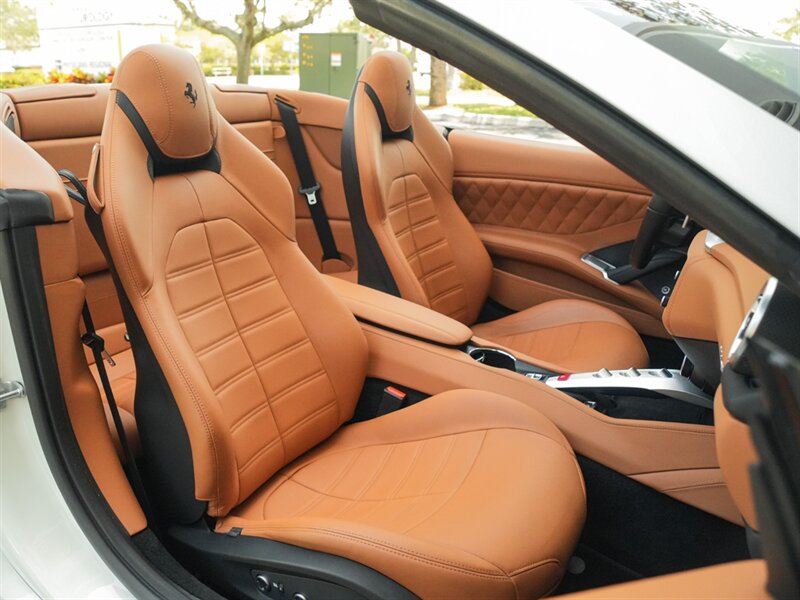 2017 Ferrari California T   - Photo 37 - Bonita Springs, FL 34134