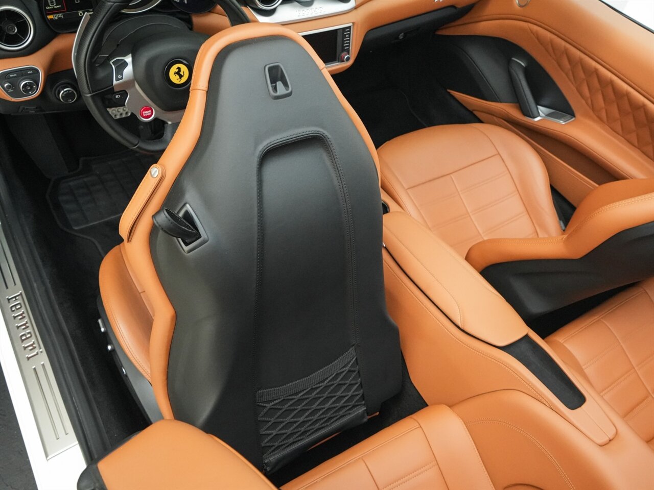 2017 Ferrari California T photo 21