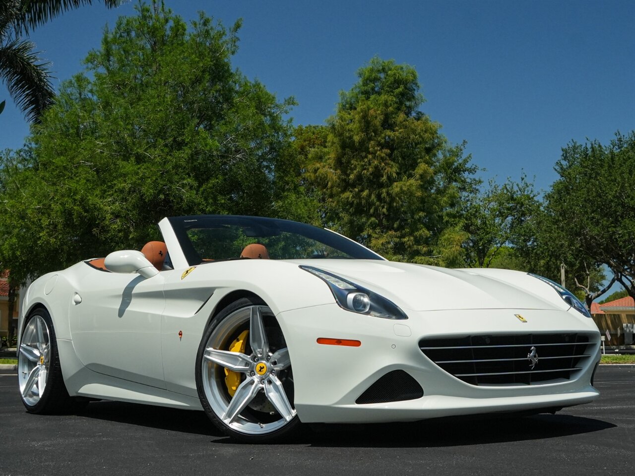 2017 Ferrari California T   - Photo 76 - Bonita Springs, FL 34134