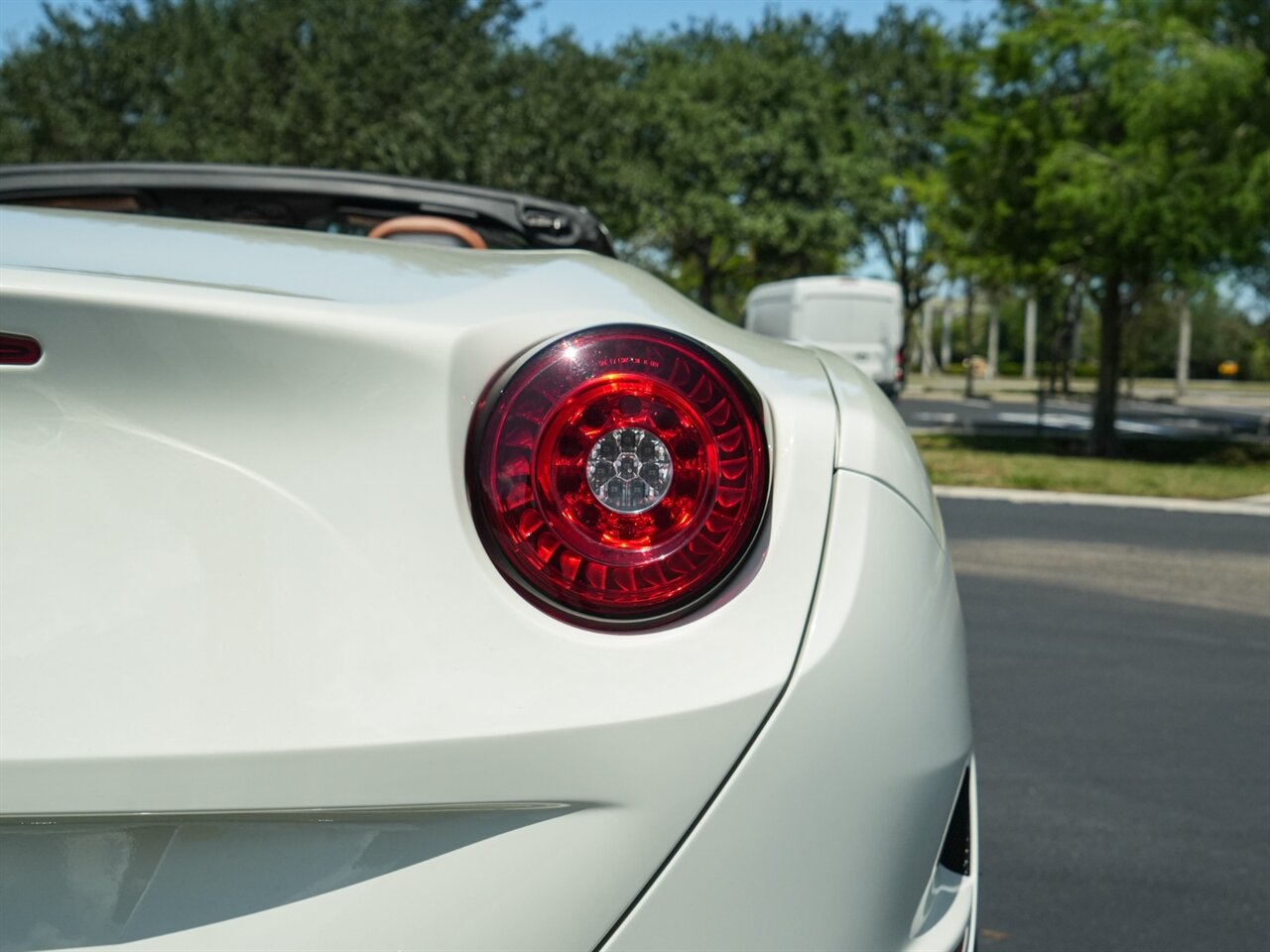 2017 Ferrari California T photo 53