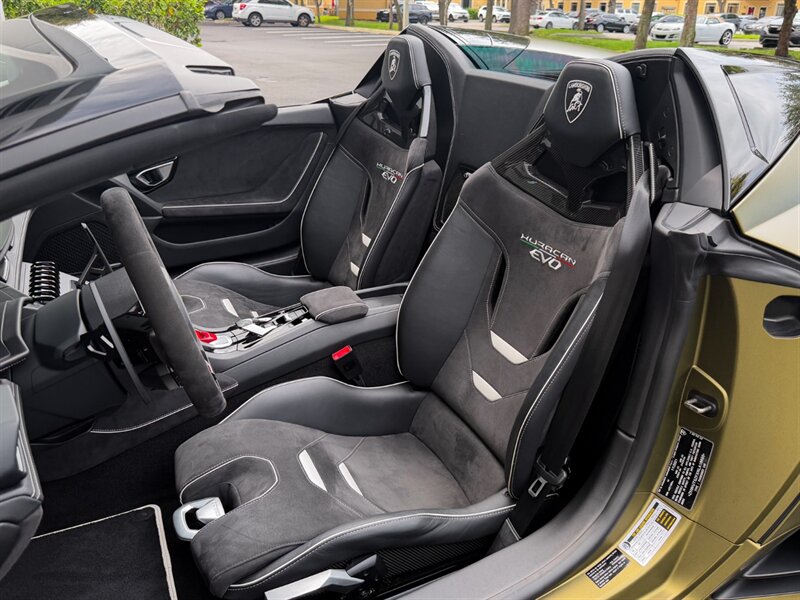 2022 Lamborghini Huracan EVO Spyder - Photo 18 - Bonita Springs, FL 34134