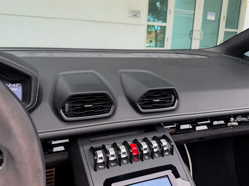 2022 Lamborghini Huracan EVO Spyder - Photo 15 - Bonita Springs, FL 34134