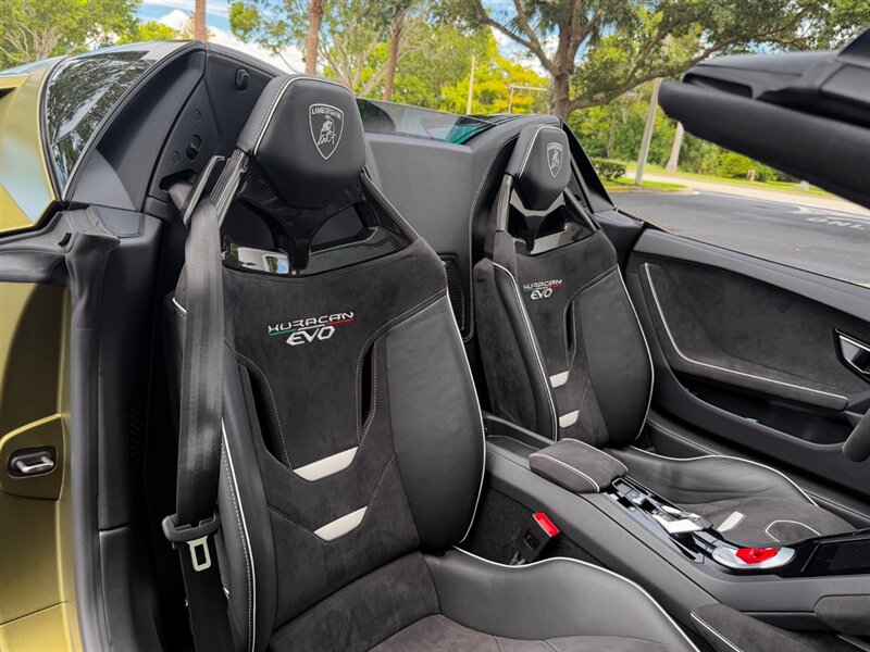 2022 Lamborghini Huracan EVO Spyder - Photo 25 - Bonita Springs, FL 34134
