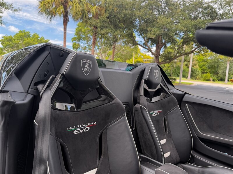 2022 Lamborghini Huracan EVO Spyder - Photo 26 - Bonita Springs, FL 34134