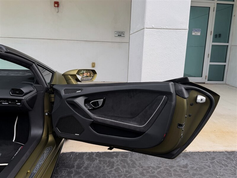 2022 Lamborghini Huracan EVO Spyder - Photo 29 - Bonita Springs, FL 34134