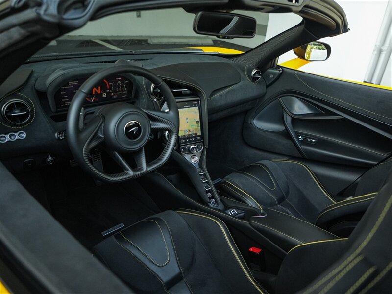 2020 McLaren 720S Spider Performance   - Photo 2 - Bonita Springs, FL 34134