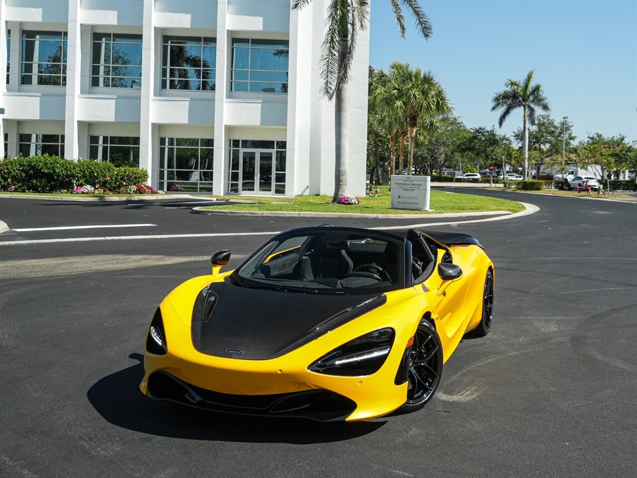 2020 McLaren 720S Spider Performance   - Photo 10 - Bonita Springs, FL 34134