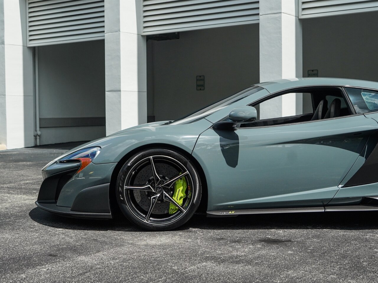 2016 McLaren 675LT   - Photo 38 - Bonita Springs, FL 34134