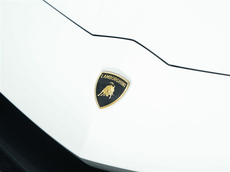 2016 Lamborghini Aventador LP 700-4   - Photo 4 - Bonita Springs, FL 34134