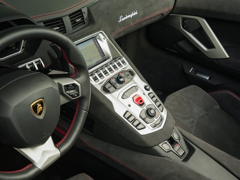 2016 Lamborghini Aventador LP 700-4   - Photo 15 - Bonita Springs, FL 34134