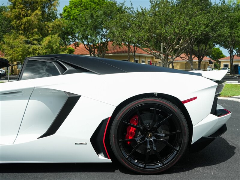 2016 Lamborghini Aventador LP 700-4   - Photo 47 - Bonita Springs, FL 34134