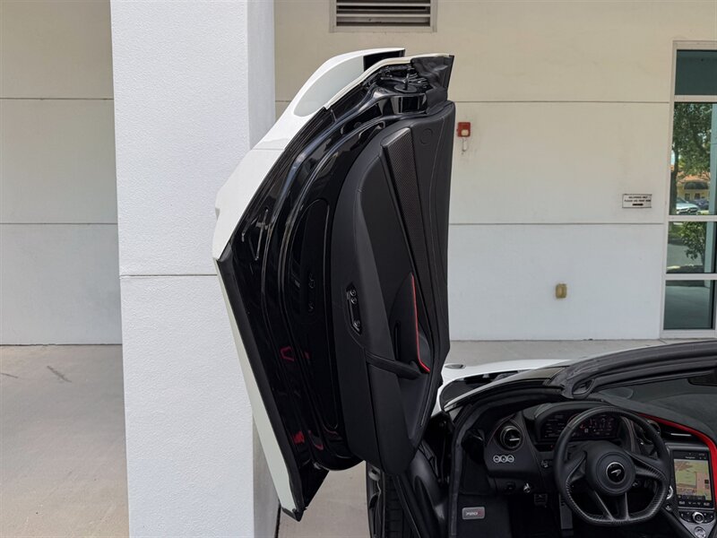 2021 McLaren 720S Spider Performance - Photo 25 - Bonita Springs, FL 34134