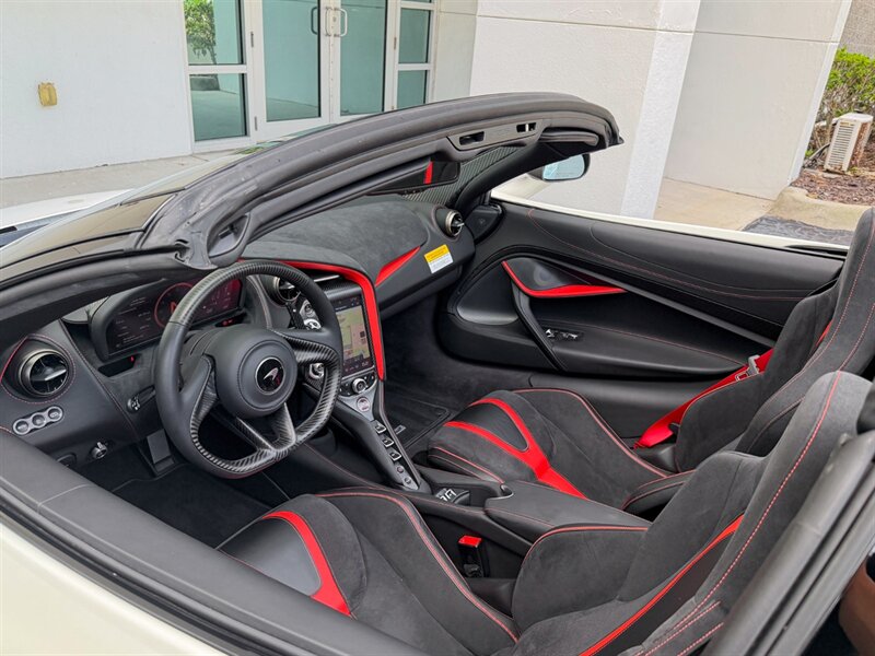 2021 McLaren 720S Spider Performance - Photo 2 - Bonita Springs, FL 34134