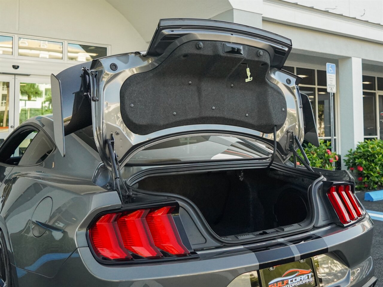 2021 Ford Mustang Shelby GT500   - Photo 35 - Bonita Springs, FL 34134