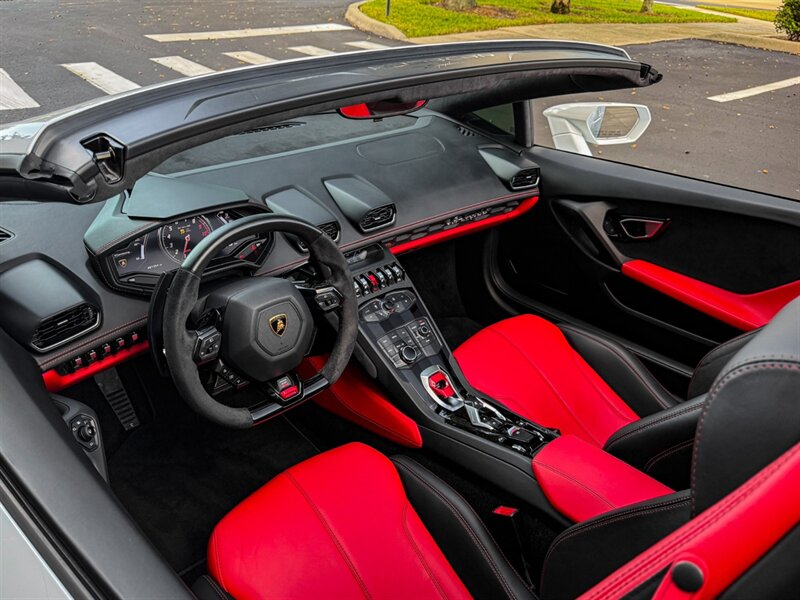 2017 Lamborghini Huracan LP 610-4 Spyder   - Photo 2 - Bonita Springs, FL 34134