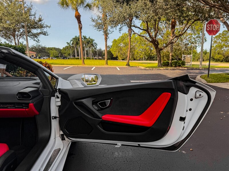 2017 Lamborghini Huracan LP 610-4 Spyder - Photo 38 - Bonita Springs, FL 34134