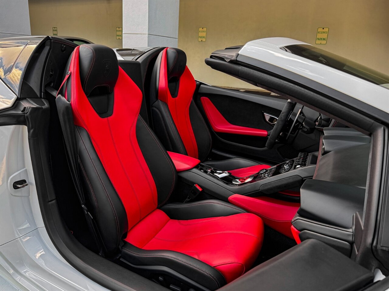 2017 Lamborghini Huracan LP 610-4 Spyder   - Photo 33 - Bonita Springs, FL 34134