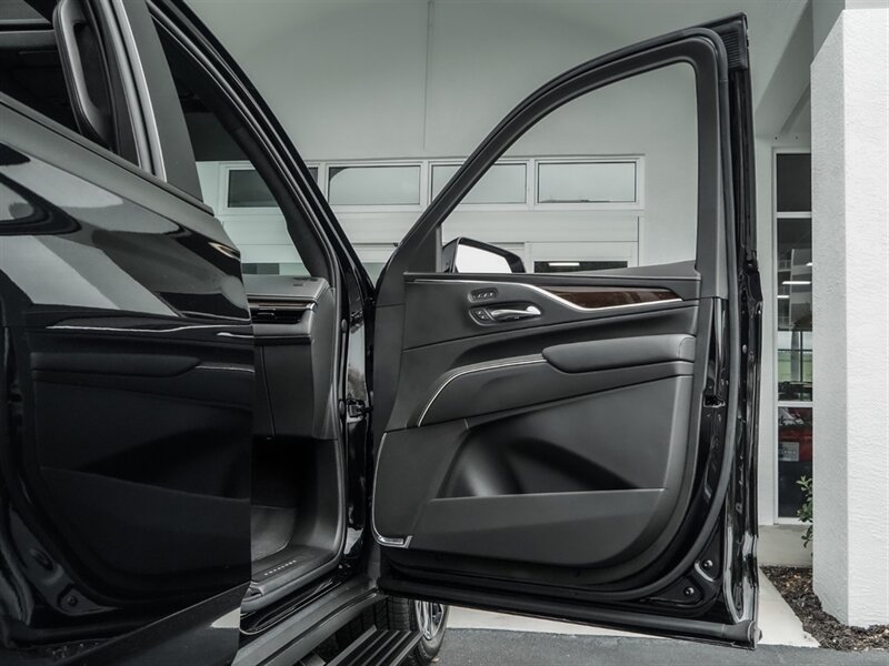 2022 Cadillac Escalade Sport Platinum   - Photo 26 - Bonita Springs, FL 34134