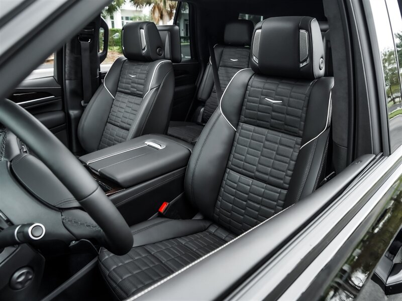 2022 Cadillac Escalade Sport Platinum   - Photo 8 - Bonita Springs, FL 34134