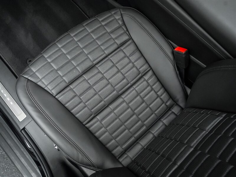 2022 Cadillac Escalade Sport Platinum   - Photo 20 - Bonita Springs, FL 34134