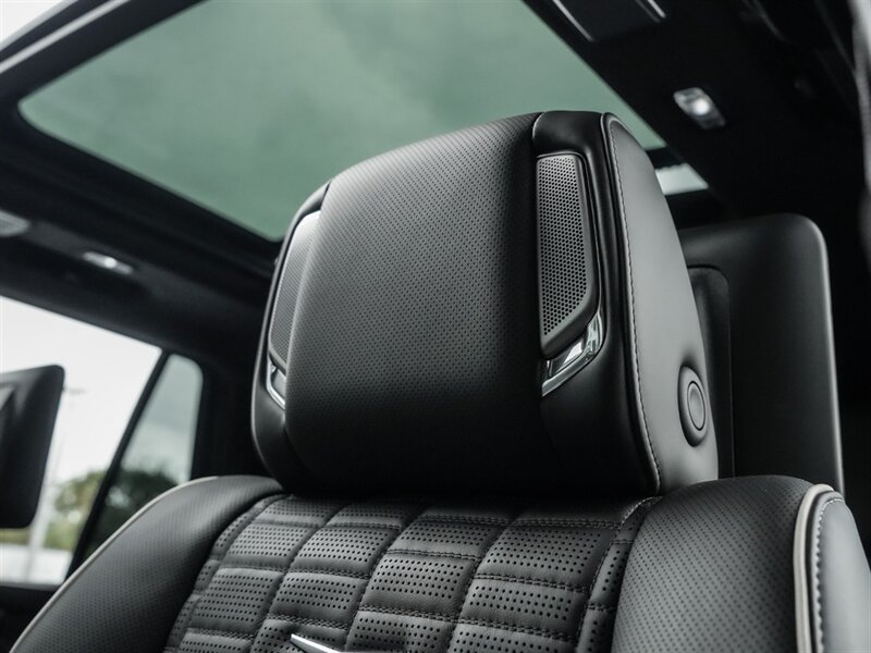 2022 Cadillac Escalade Sport Platinum   - Photo 19 - Bonita Springs, FL 34134