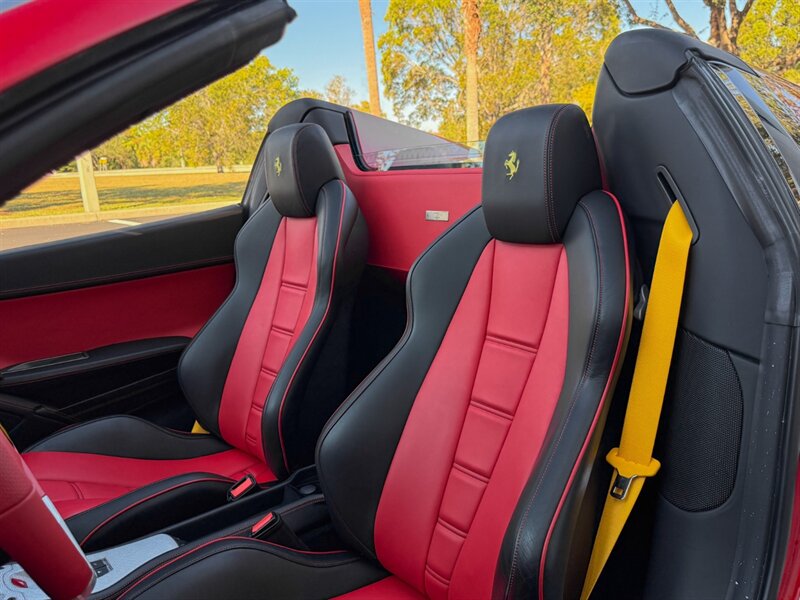 2015 Ferrari 458 Spider   - Photo 28 - Bonita Springs, FL 34134