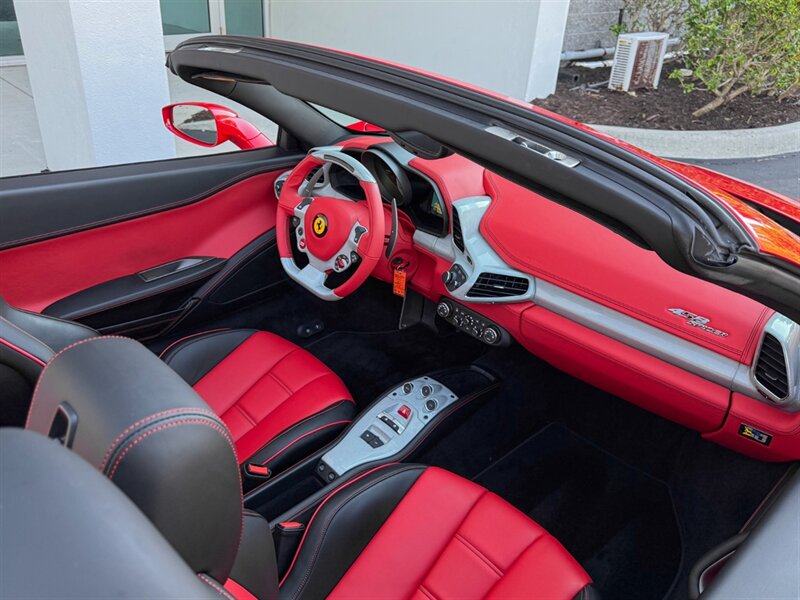2015 Ferrari 458 Spider   - Photo 30 - Bonita Springs, FL 34134