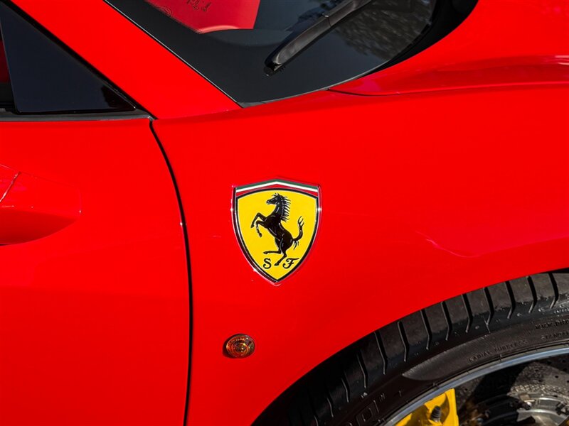 2015 Ferrari 458 Spider   - Photo 73 - Bonita Springs, FL 34134