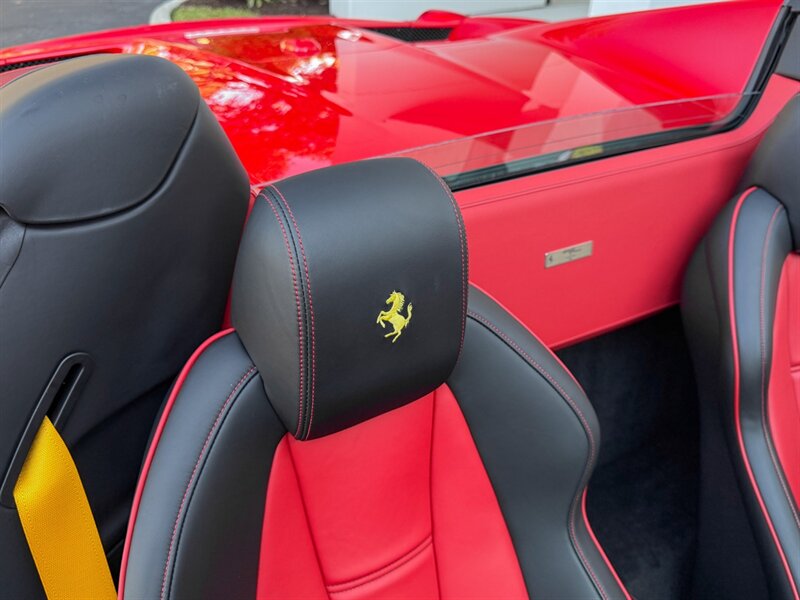 2015 Ferrari 458 Spider   - Photo 37 - Bonita Springs, FL 34134