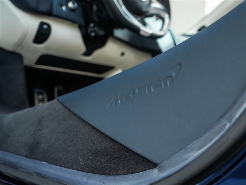 2020 McLaren GT - Photo 23 - Bonita Springs, FL 34134